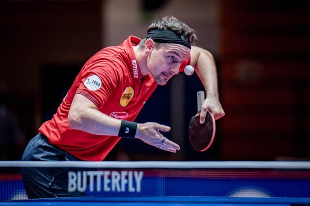Sport Themen der Woche KW34 Sport Bilder des Tages Timo Boll (Borussia Düsseldorf) beim Aufschlag Tischtennis Bundesliga TTBL 2023 2024 1. Spieltag Borussia Düsseldorf TTF Liebherr Ochsenhausen 27.08.2023 Düsseldorf ARAG CenterCourt Nordrhein-Westfalen Deutschland *** Timo Boll Borussia Düsseldorf serving Table Tennis Bundesliga TTBL 2023 2024 1 Matchday Borussia Düsseldorf TTF Liebherr Ochsenhausen 27 08 2023 Düsseldorf ARAG CenterCourt Nordrhein Westfalen Germany