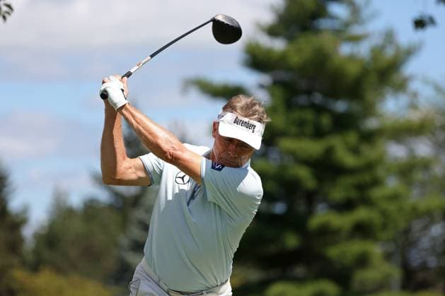 The Ally Challenge Bernhard Langer of Germany tees off on the 10th hole during the final round of The Ally Challenge presented by McLaren at Warwick Hills Golf & Country Club, Grand Blanc, MI, USA Sunday, August 27, 2023. Grand Blanc Michigan United States  Copyright: xJorgexLemusx originalFilename:lemus-theallyc230827_npq6a.jpg