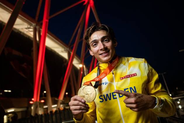 230827 Armand Duplantis of Sweden poses for a portrait with his gold medal during day 9 of the 2023 World Athletics Championships on August 27, 2023 in Budapest Photo Joel Marklund BILDBYRAN kod JM JM0526 bbeng friidrott athletics friidrett 2023 world athletics championships world athletics championships budapest23 friidrotts vm friidretts vm vm  Copyright: JOELxMARKLUND BB230827JM009