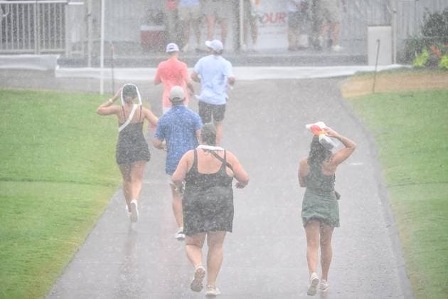 ATLANTA, GA - AUGUST 27: A weather delay has been called during the final round of the 2023 PGA, Golf Herren Tour Championship on August 27, 2023 at East Lake Golf Club in Atlanta, Georgia. (Photo by John Adams Icon Sportswire) GOLF: AUG 27 PGA - TOUR Championship EDITORIAL USE ONLY Icon23082700340