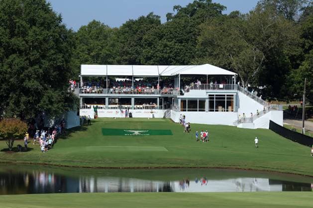 ATLANTA, GA - AUGUST 27: A general view of the first tee during the final round of the 2023 Tour Championship on August 27, 2023 at East Lake Golf Club in Atlanta, Georgia. (Photo by Michael Wade Icon Sportswire) GOLF: AUG 27 PGA, Golf Herren - TOUR Championship EDITORIAL USE ONLY Icon23082702