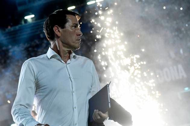 SSC Napoli head coach Rudy Garcia enters the field passing through fireworks during the Serie A football match between SSC Napoli and Sassuolo Calcio at Diego Armando Maradona stadium in Naples (Italy), August 27th, 2023. andreaxstaccioli