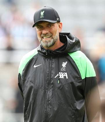 Sport Themen der Woche KW34 Sport Bilder des Tages Football - 2023 2024 premier League - Newcastle United vs Liverpool - St James Park - Sunday 27th August 2023 Liverpool manager Jurgen Klopp is seen during the warm up 