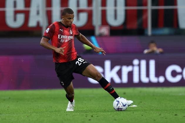 Ac Milan - Torino Fc Malick Thiaw of Ac Milan controls the ball during the Serie A match beetween Ac Milan and Torino Fc at Stadio Giuseppe Meazza on August 26, 2023 in Milano, Italy . Milano Stadio Giuseppe Meazza Italy Copyright: xMarcoxCanonierox