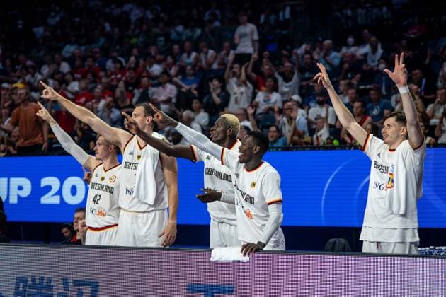 Basketball Okinawa 29 08 2023 FIBA Basketball World Cup 2023 World Cup men Germany GER Finland FIN cheering Germany Dennis Schröder Schroeder Germany, No 17 Schröder Schroder mi
