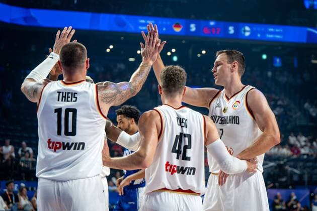 Basketball Okinawa 29 08 2023 FIBA Basketball World Cup 2023 World Cup Men Germany GER Finland FIN Cheers Daniel Theis Germany, No 10 Andreas Obst Germany, No 42 Johannes Voigtmann Germany, No 07