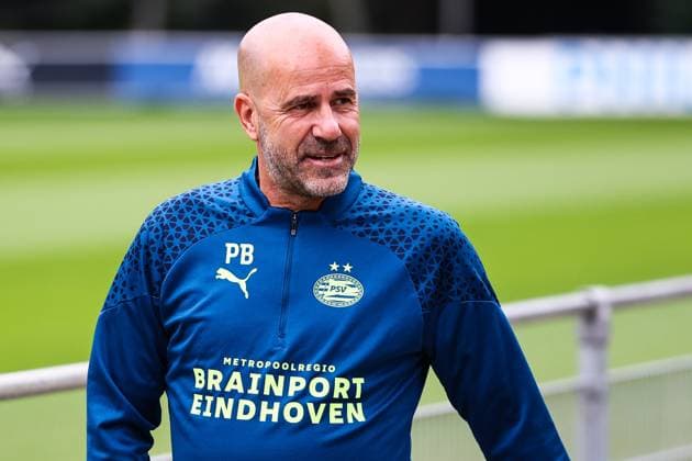EINDHOVEN - PSV coach Peters Bosz during training leading up to the second and final play-off Champions League match between PSV and the Scottish Rangers FC. VINCENT JANNINK xVIxANPxSportx xxANPxIVx 476647116 originalFilename: 476647116.jpg