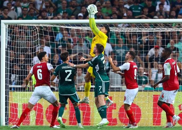 Panathinaikos F.C. v S.C. Braga UEFA Champions League Matheus of F.C Braga cathes the ball during the UEFA Champions League Play-Off Second Leg match at the Olympic Stadium (Greece), Marousi Copyright: xYannisxHalasx FIL-18896-0038 UK Newspapers OUT