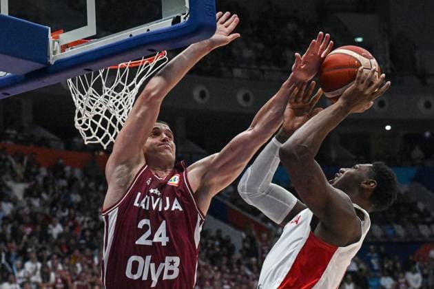 (230830) -- JAKARTA, Aug. 30, 2023 -- RJ Barrett of Canada goes for a lay-up during the FIBA World Cup 2023 Group H match between Canada and Latvia in Jakarta, Indonesia, on Aug. 29, 2023. ) (SP)INDONESIA-JAKARTA-FIBA BASKETBALL-WORLD CUP 2023-GROUP H-CAN VS LAT AgungxKuncahyaxB. 