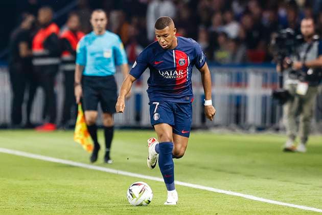 Paris, France August 26 Kylian Mbappe of Paris Saint Germain controls the ball during the Ligue 1 Uber Eats match between Paris Saint Germain and RC Lens at Parc des Princes on August 26, 2023 in Paris, France Paris Parc des Princes France Copyright: xJustPictures.ch EurasiaxSportxImagesx jp-en-EuSpIm-AB3_PSG_Lens_26Aug2023_PR005
