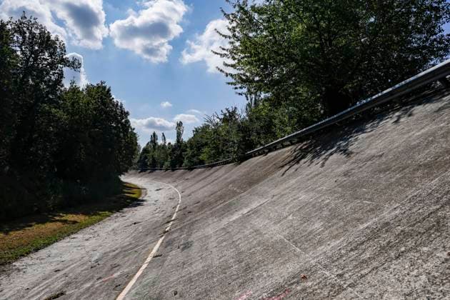 Monza old track banking ambiance during the 2023 Formula 1 Pirelli Grand Premio d™Italia Grand Prix, 14th round of the 2023 Formula One World Championship, WM, Weltmeisterschaft from September 1 to 3, 2023 on the Autodromo Nazionale di Monza, in Monza, Italy - F1 - ITALIAN GRAND PRIX 2023 DPPI Panoramic  00123032__R5_5966