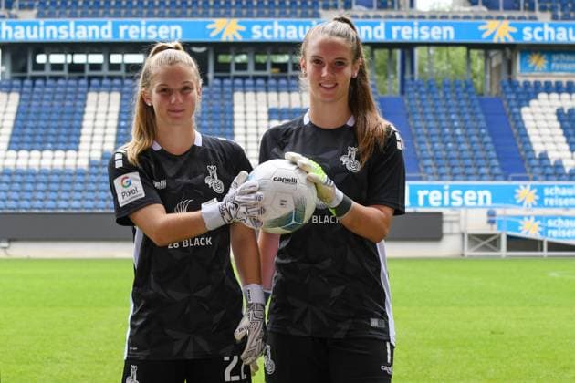 V l n r Goalkeeper Jill Frehse with Goalkeeper Ena Mahmutovic both MSV Duisburg Women GER, Soccer, MSV Duisburg Women Team Presentation Season 2023 24, 28 08 2023 DFL DFB REGULATES PROHIBIT ANY USE OF PHOTOGRAPHS AS IMAGE SEQUENCES AND OR QUASI VIDEO GER, Soccer, MSV Duisburg Women Team Presentation Season 2023 24, 28 08 2023 Duisburg Copyright: xEibner-Pressefoto ThomasxThienelx EP_TTL