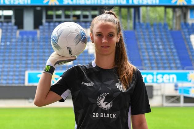 Goalkeeper Ena Mahmutovic MSV Duisburg women with ball in hand GER, Soccer, MSV Duisburg women team presentation season 2023 24, 28 08 2023 DFL DFB REGULATES PROHIBIT ANY USE OF PHOTOGRAPHS AS IMAGE SEQUENCES AND OR QUASI VIDEO GER, Soccer, MSV Duisburg women team presentation season 2023 24, 28 08 2023 Duisburg Copyright: xEibner-Pressefoto ThomasxThienelx EP_TTL