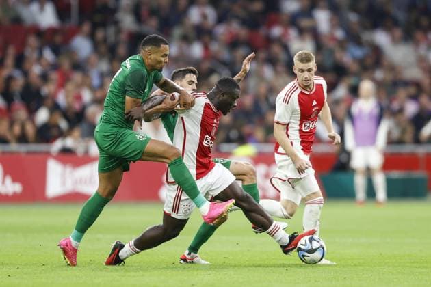 AMSTERDAM , 31-08-2023 , Johan Cruijff Arena , UEFA Europa League season 2023 2024 , Play-offs 2nd leg , match between Ajax and Ludogorets , (L-R) Ludogorets Razgrad player Noah Sundberg, Ajax player Brian Brobbey Ajax - Ludogorets  x22143967x Copyright: