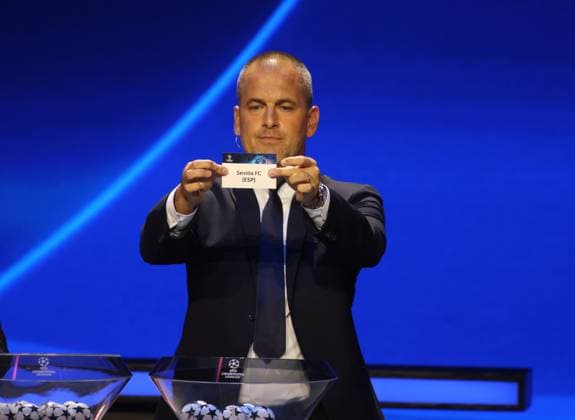 During the Uefa Champions League group draw, former football player Joe Cole draws Sevilla Fc on 31 August 2023 at Grimaldi Forum, Monaco . Photo Nderim KACELI  Copyright: xNderimxKaceli IPAxSportx xipa-agx xx 0 IPA_IPA39973558