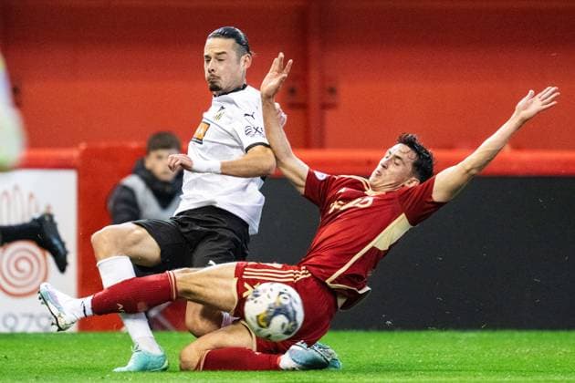 230831 Häckens Amor Layouni and Aberdeens Jamie McGrath during the UEFA Europa League play off between Aberdeen and Häcken on August 31, 2023 in Aberdeen Photo Daniel Stiller BILDBYRAN code DS DS0328 football soccer football uefa europa league aberdeen häcken bbeng bbauto  Copyright: DANIELxSTILLER BB230831DS019