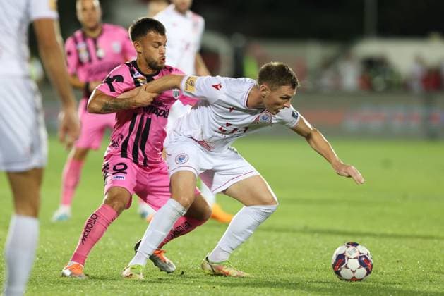 SOCCER - UEFA EL, Zrinjski vs LASK MOSTAR,BOSNIA AND HERZEGOVINA,31.AUG.23 - SOCCER - UEFA Europa League, qualification, HSK Zrinjski Mostar vs Linzer ASK. Image shows Sascha Horvath (LASK) and Antonio Ivancic (Zrinjski).  GEPAxpictures xMathiasxMandl