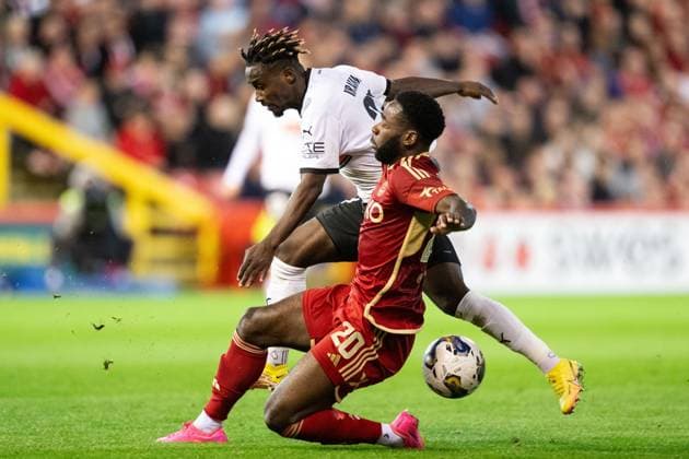 230831 Häckens Ibrahim Sadiq and Aberdeens Shayden Morris during the UEFA Europa League play off between Aberdeen and Häcken on August 31, 2023 in Aberdeen Photo Daniel Stiller BILDBYRAN code DS DS0328 fotboll soccer football uefa europa league aberdeen häcken bbeng bbauto  Copyright: DANIELxSTILLER BB230831DS028