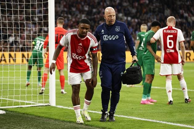 AMSTERDAM - Steven Bergwijn of Ajax during the UEFA Europa League play-offs match between Ajax Amsterdam and PFC Ludogorets at the Johan Cruijff ArenA on August 31, 2023 in Amsterdam, Netherlands. ANP MAURICE VAN STONE UEFA Champions League - Play-Offs Second Leg 2023 2024 xVIxANPxSportx xxANPxIVx 476851482 originalFilename: 476851482.jpg