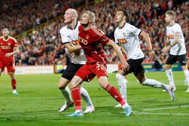 Aberdeen v BK Hacken Europa League 31 08 2023. Play Off Richard Jensen (5) of Aberdeen during the Europa League play off match between Aberdeen and BK Hacken at Pittodrie Stadium, Aberdeen, Scotland on 31 August 2023. Aberdeen Pittodrie Stadium Aberdeenshire Scotland Editorial use only , Copyright: xStephenxDobsonx PSI-17931-0020