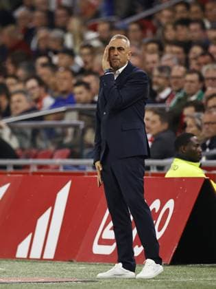 Fußball, EL Quali, Ajax Amsterdam - Ludogorez Rasgrad AMSTERDAM - PFK Ludogorets 1945 coach Ivaylo Petev during the UEFA Europa League play-offs match between Ajax Amsterdam and PFC Ludogorets at Johan Cruijff ArenA on August 31, 2023 in Amsterdam, Netherlands. ANP MAURICE VAN STONE UEFA Champions League - Play-Offs Second Leg 2023 2024 xVIxANPxSportx xxANPxIVx 476853033 originalFilename: 476853033.jpg