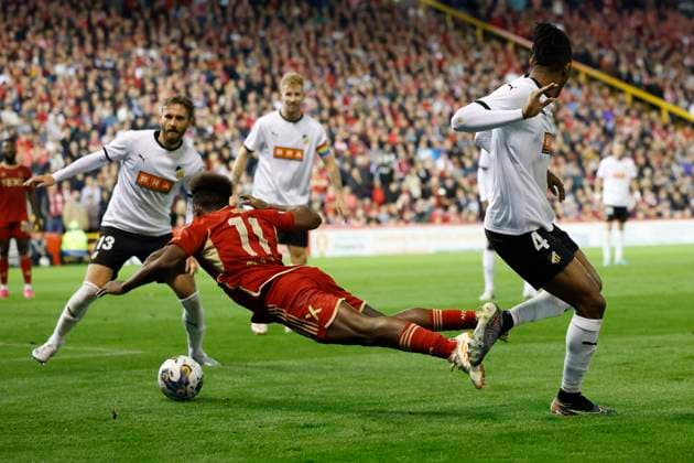Aberdeen v BK Hacken Europa League 31 08 2023. Play Off Luis Duk Lopes (11) of Aberdeen is fouled by BK Hacken™s Franklin Uchenna (4) referee awards a penalty after a VAR check during the Europa League play off match between Aberdeen and BK Hacken at Pittodrie Stadium, Aberdeen, Scotland on 31 August 2023. Aberdeen Pittodrie Stadium Aberdeenshire Scotland Editorial use only , Copyright: xStephenxDobsonx PSI-17931-0032