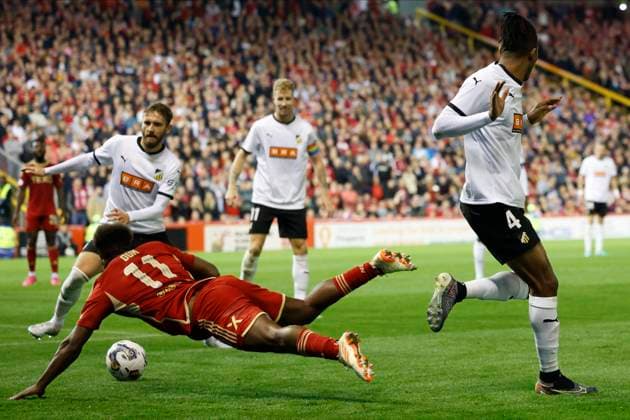 Aberdeen v BK Hacken Europa League 31 08 2023. Play Off Luis Duk Lopes (11) of Aberdeen is fouled by BK Hacken™s Franklin Uchenna (4) referee awards a penalty after a VAR check during the Europa League play off match between Aberdeen and BK Hacken at Pittodrie Stadium, Aberdeen, Scotland on 31 August 2023. Aberdeen Pittodrie Stadium Aberdeenshire Scotland Editorial use only , Copyright: xStephenxDobsonx PSI-17931-0033