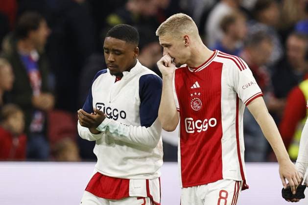 Fußball, EL Quali, Ajax Amsterdam - Ludogorez Rasgrad AMSTERDAM - (l-r) Steven Bergwijn of Ajax, Kenneth Taylor of Ajax during the UEFA Europa League play-offs match between Ajax Amsterdam and PFC Ludogorets at the Johan Cruijff ArenA on August 31, 2023 in Amsterdam, Netherlands. ANP MAURICE VAN STONE UEFA Champions League - Play-Offs Second Leg 2023 2024 xVIxANPxSportx xxANPxIVx 476854602 originalFilename: 476854602.jpg