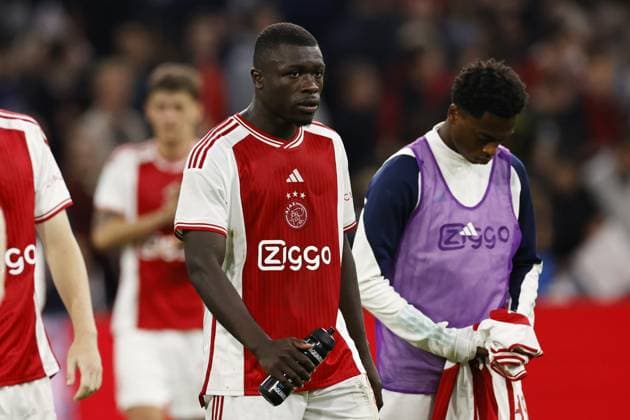 Fußball, EL Quali, Ajax Amsterdam - Ludogorez Rasgrad AMSTERDAM - (l-r) Brian Brobbey of Ajax, Slivano Vos of Ajax during the UEFA Europa League play-offs match between Ajax Amsterdam and PFC Ludogorets at the Johan Cruijff ArenA on August 31, 2023 in Amsterdam, Netherlands. ANP MAURICE VAN STONE UEFA Champions League - Play-Offs Second Leg 2023 2024 xVIxANPxSportx xxANPxIVx 476854665 originalFilename: 476854665.jpg