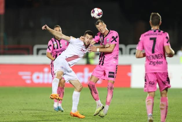 SOCCER - UEFA EL, Zrinjski vs LASK MOSTAR,BOSNIA AND HERZEGOVINA,31.AUG.23 - SOCCER - UEFA Europa League, qualification, HSK Zrinjski Mostar vs Linzer ASK. Image shows Mario Cuze (Zrinjski) and Felix Luckeneder (LASK).  GEPAxpictures xMathiasxMandl