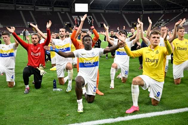FC Lugano v Royal Union Saint-Gilloise - UEFA Europa League GENEVE, SWITZERLAND - AUGUST 31 : Sadiki Noah defender of Union St-Gilloise, Eckert Ayensa Dennis forward of Union St-Gilloise celebrates the qualification after the UEFA Europa League Play-offs 2nd leg match between FC Lugano and Royal Union Saint-Gilloise on August 31, 2023 in Geneve, Switzerland, 31 08 2023 Geneve Switzerland  Copyright: xVincentxKalutx