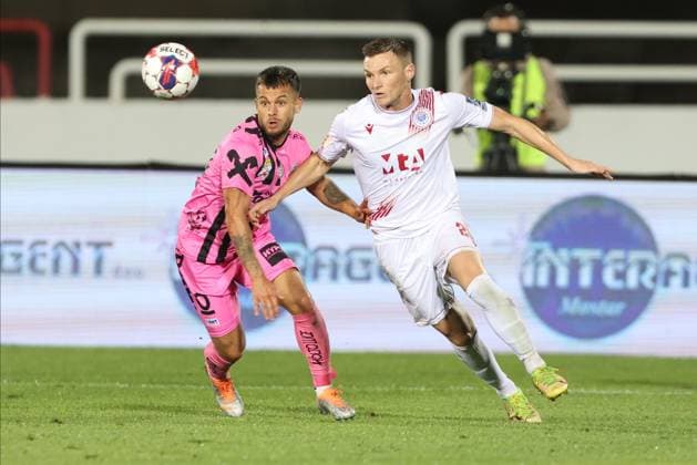 SOCCER - UEFA EL, Zrinjski vs LASK MOSTAR,BOSNIA AND HERZEGOVINA,31.AUG.23 - SOCCER - UEFA Europa League, qualification, HSK Zrinjski Mostar vs Linzer ASK. Image shows Sascha Horvath (LASK) and Antonio Ivancic (Zrinjski).  GEPAxpictures xMathiasxMandl