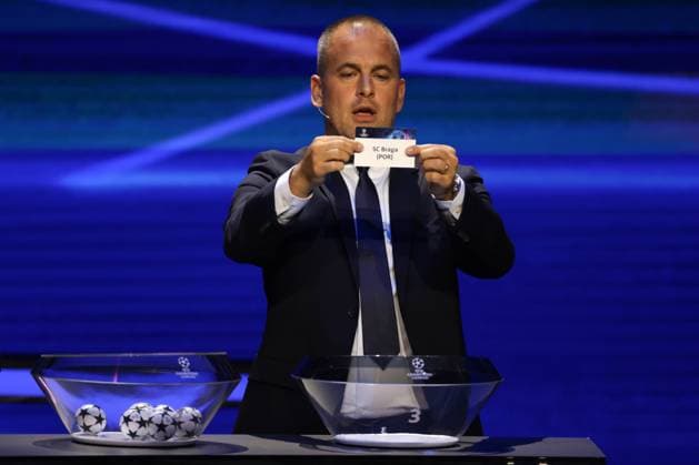 Monte Carlo, Monaco, 31st August 2023. Former England, Chelsea and West Ham player Joe Cole pulls out SC Braga from the pot during the draw of the UEFA European Club Football Season Kick Off - Monaco. Picture date: 31st August 2023. Picture credit should read: Jonathan Moscrop Sportimage EDITORIAL USE ONLY. No use with unauthorised audio, video, data, fixture lists, club league logos or live services. Online in-match use limited to 120 images, no video emulation. No use in betting, games or single club league player publications. SPI-2544-0061