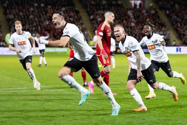 230831 Amor Layouni of Häcken celebrates together with Mikkel Rygaard Jensen and Ibrahim Sadiq arter scoring 1 3 during the UEFA Europa League play off between Aberdeen and Häcken on August 31, 2023 in Aberdeen Photo Daniel Stiller BILDBYRAN code DS DS0328 fotboll football soccer football uefa europa league aberdeen häcken bbeng jubel  Copyright: DANIELxSTILLER BB230831DS079