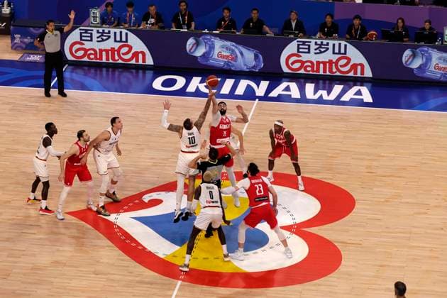 01 09 2023, FIBA Basketball World Cup, Okinawa Japan , Germany Georgia, Matchday 4, Group K Tip off, Daniel Theis GER, No10 , Goga Bitadze GEO, No35 Okinawa Okinawa Arena Okinawa Japan