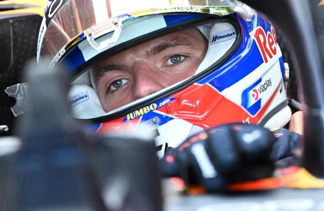 September 1, 2023, Monza, Italy: Dutch driver Max Verstappen (L) of Red Bull Racing gets prepared for the first practice session at the Autodromo Nazionale Monza race track in Monza, to attend the first practice session, Monza, Italy, 1 September 2023. The Formula 1 Grand Prix of Italy is held on 3 September 2023. ANSA DANIEL DAL ZENNARO ITALY FORMULA 1  - ZUMAa110 20230901_zaf_a110_030 Copyright: xDanielxDalxZennarox
