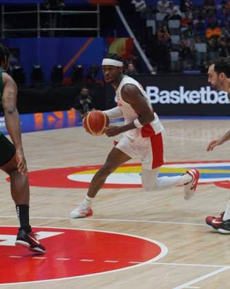 JAKARTA, INDONESIA SEPTEMBER 1: Canada™s Shai Gilgeous-Alexander dribbling a ball on Canada vs Brazil game during 2023 FIBA Basketball World Cup in Jakarta, Indonesia on September 1, 2023. The 2023 FIBA Basketball World Cup held on August 25 until September 10, 2023 in Jakarta - Indonesia, Manila - Philipines dan Okinawa Japan. BASKET BALL : Canada vs Bresil - FIBA Coupe du monde - Jakarta - 01 09 2023 YuliSeperi Panoramic 