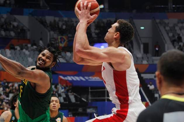 JAKARTA, INDONESIA SEPTEMBER 1: Canada™s Dwight Powell shot a ball on Canada vs Brazil game during 2023 FIBA Basketball World Cup in Jakarta, Indonesia on September 1, 2023. The 2023 FIBA Basketball World Cup held on August 25 until September 10, 2023 in Jakarta - Indonesia, Manila - Philipines dan Okinawa Japan. BASKET BALL : Canada vs Bresil - FIBA Coupe du monde - Jakarta - 01 09 2023 YuliSeperi Panoramic 