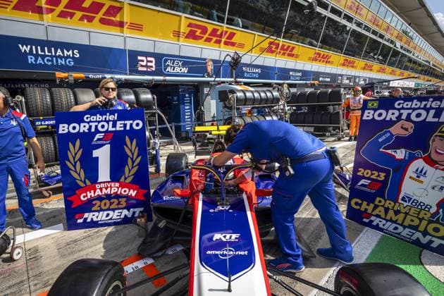 Trident team mechanic, mecanicien Dallara F3, portrait celebrates BORTOLETO Gabriel (bra), championship during the 9th round of the 2023 FIA Formula 3 Championship from September 1 to 3, 2023 on the Autodromo Nazionale di Monza, in Monza, Italy - AUTO - FORMULA 3 2023 - MONZA DPPI Panoramic  MON_GP_SR-3275