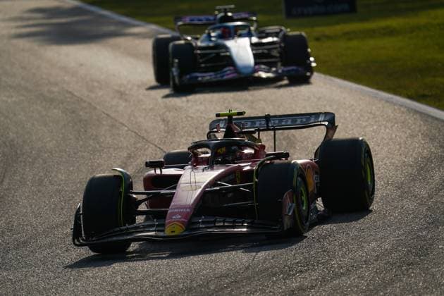 F1 Grand Prix of Italy - Practice Carlos Sainz Jr. of Spain driving the (55) Scuderia Ferrari SF-23 Ferrari during the Formula 1 Pirelli Gran Premio d Italia 2023 on September 1st, 2023 in Monza, Italy. Monza Italia  Copyright: xAlessioxMorgesex originalFilename:morgese-formula1230901_npnlp.jpg