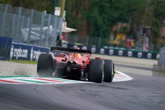 F1 Grand Prix of Italy - Practice Carlos Sainz Jr. of Spain driving the (55) Scuderia Ferrari SF-23 Ferrari during the Formula 1 Pirelli Gran Premio d Italia 2023 on September 1st, 2023 in Monza, Italy. Monza Italia  Copyright: xAlessioxMorgesex originalFilename:morgese-formula1230901_npLx4.jpg