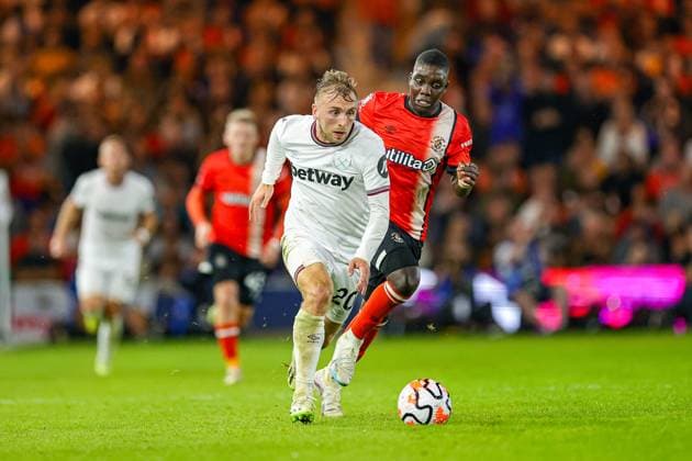 Luton Town v West Ham United Premier League 01 09 2023. Jarrod Bowen (20) of West Ham United during the Premier League match between Luton Town and West Ham United at Kenilworth Road, Luton, England on 1 September 2023. Editorial use only DataCo restrictions apply See www.football-dataco.com , Copyright: xNigelxKeenex PSI-17963-0092