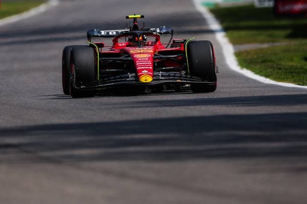 55 SAINZ Carlos (spa), Scuderia Ferrari SF-23, action during the 2023 Formula 1 Pirelli Grand Premio d™Italia Grand Prix, 14th round of the 2023 Formula One World Championship, WM, Weltmeisterschaft from September 1 to 3, 2023 on the Autodromo Nazionale di Monza, in Monza, Italy - F1 - ITALIAN GRAND PRIX 2023 DPPI Panoramic  EAR31883
