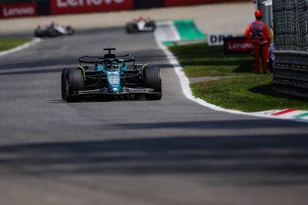 18 STROLL Lance (can), Aston Martin F1 Team AMR23, action during the 2023 Formula 1 Pirelli Grand Premio d™Italia Grand Prix, 14th round of the 2023 Formula One World Championship, WM, Weltmeisterschaft from September 1 to 3, 2023 on the Autodromo Nazionale di Monza, in Monza, Italy - F1 - ITALIAN GRAND PRIX 2023 DPPI Panoramic  EAR31997