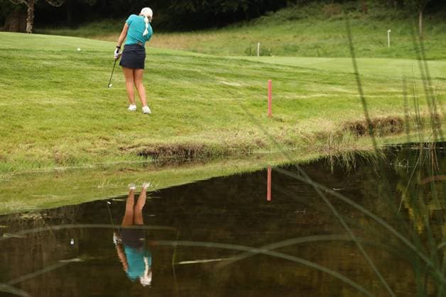 2023 KPMG Women s Irish Open, Dromoland Castle, Clare 2 9 2023 Ireland™s Sara Byrne chips on to the 7th green Sara Byrne chips on to the 7th green 2 9 2023  Copyright: x INPHO BenxBradyx BB1_8025