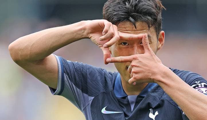Sport Bilder des Tages Mandatory Credit: Photo by Magi Haroun Shutterstock (14074412af) Son Heung-min of Tottenham Hotspur scores the 4th goal¦cele on hat trick Burnley v Tottenham Hotspur, Premier League, Turf Moor, Burnley, UK - 02 Sep 2023 EDITORIAL USE ONLY No use with unauthorised audio, video, data, fixture lists (outside the EU), club league logos or live services. Online in-match use limited to 45 images (+15 in extra time). No use to emulate moving images. No use in betting, games or single club league player publications services. Burnley v Tottenham Hotspur, Premier League, Turf Moor, Burnley, UK - 02 Sep 2023 EDITORIAL USE ONLY No use with unauthorised audio, video, data, fixture lists (outside the EU), club league logos or live services. Online in-match use limited to 45 images (+15 in extra time). No use to emulate moving images. No use in betting, games or  Copyright: xMagixHaroun Shutterstockx 14074412af
