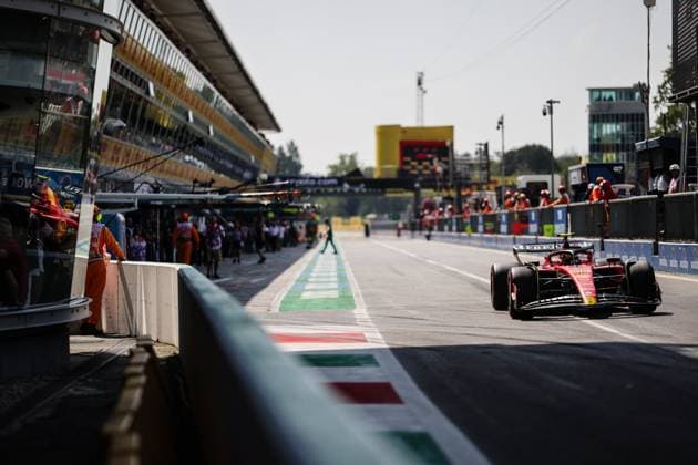 55 Carlos Sainz (ESP, Scuderia Ferrari), F1 Grand Prix of Italy at Autodromo Nazionale Monza on September 2, 2023 in Monza, Italy. (Photo by HOCH ZWEI Italy Photo Press) (Verwendung nur in Deutschland - GERMANY ONLY) *** 55 Carlos Sainz ESP, Scuderia Ferrari , F1 Grand Prix of Italy at Autodromo Nazionale Monza on September 2, 2023 in Monza, Italy Photo by HOCH ZWEI Italy Photo Press Use only in Germany GERMANY ONLY 