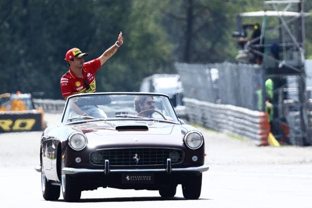 F1 Italian Grand Prix 2023 Charles Leclerc of Ferrari at drivers parade before the Formula 1 Italian Grand Prix at Autodromo Nazionale di Monza in Monza, Italy on September 3, 2023. Monza Italy  Copyright: xJakubxPorzyckix originalFilename:porzycki-f1italia230903_npZ1U.jpg