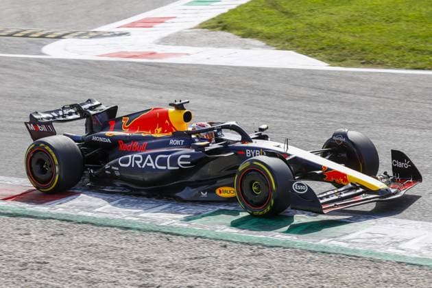 MONZA - Max Verstappen (Red Bull Racing) in action during the Italian Grand Prix at the Autodromo Nazionale Monza circuit on September 3, 2023 in Monza, Italy. ANP SEM VAN DER WAL Race 2023 2024 xVIxANPxSportx xxANPxIVx 477141753 originalFilename: 477141753.jpg
