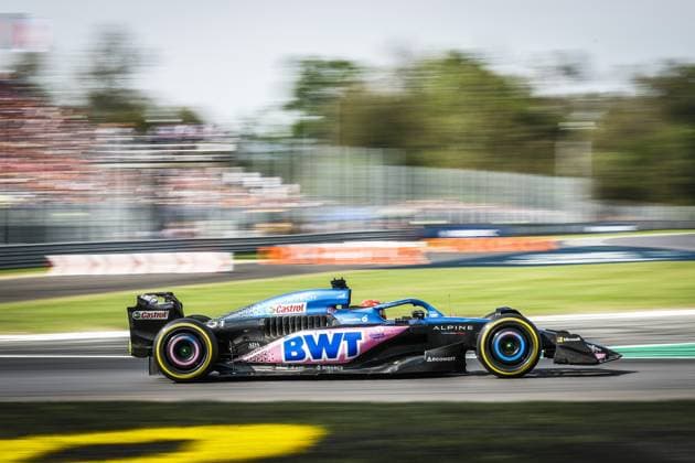MONZA - Esteban Ocon (Alpine) in action during the Italian Grand Prix at the Autodromo Nazionale Monza circuit on September 3, 2023 in Monza, Italy. ANP SEM VAN DER WAL Race 2023 2024 xVIxANPxSportx xxANPxIVx 477146111 originalFilename: 477146111.jpg